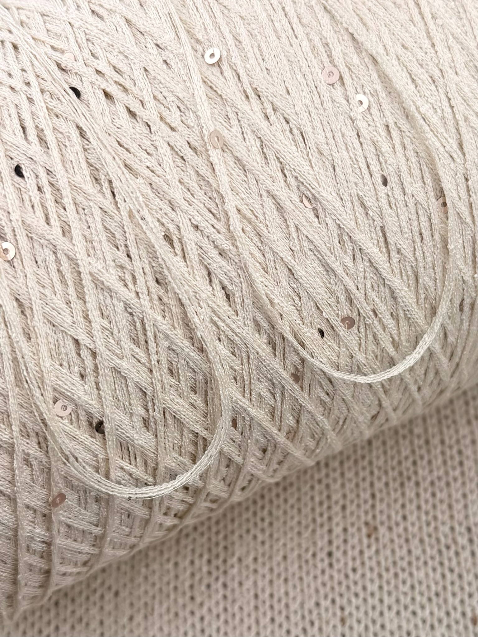 G&G Filati Nuvola – Seidengarn mit Pailletten 310m/100g Creme